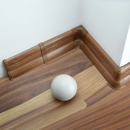 2m Fussleiste 62mm EICHE TABAK Fußleiste Leiste Sockelleiste Laminatleiste Bodenleiste PVC + Montagematerial GRATIS