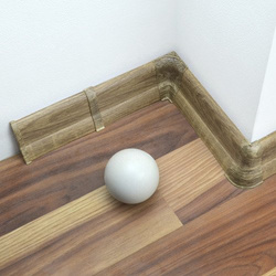 2m Fussleiste 62mm EICHE SPINELL Fußleiste Leiste Sockelleiste Laminatleiste Bodenleiste PVC + Montagematerial GRATIS