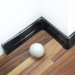 2m Fussleiste 62mm SCHWARZ GLÄNZED Fußleiste Leiste Sockelleiste Laminatleiste Bodenleiste PVC + Montagematerial GRATIS